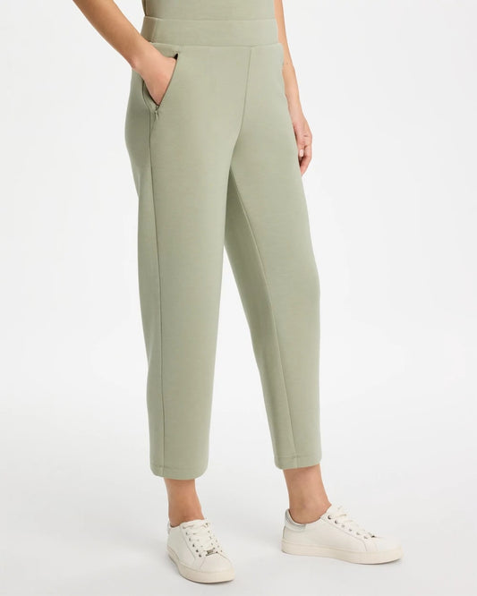Zenergy® Soft Crop Pants - US 6843