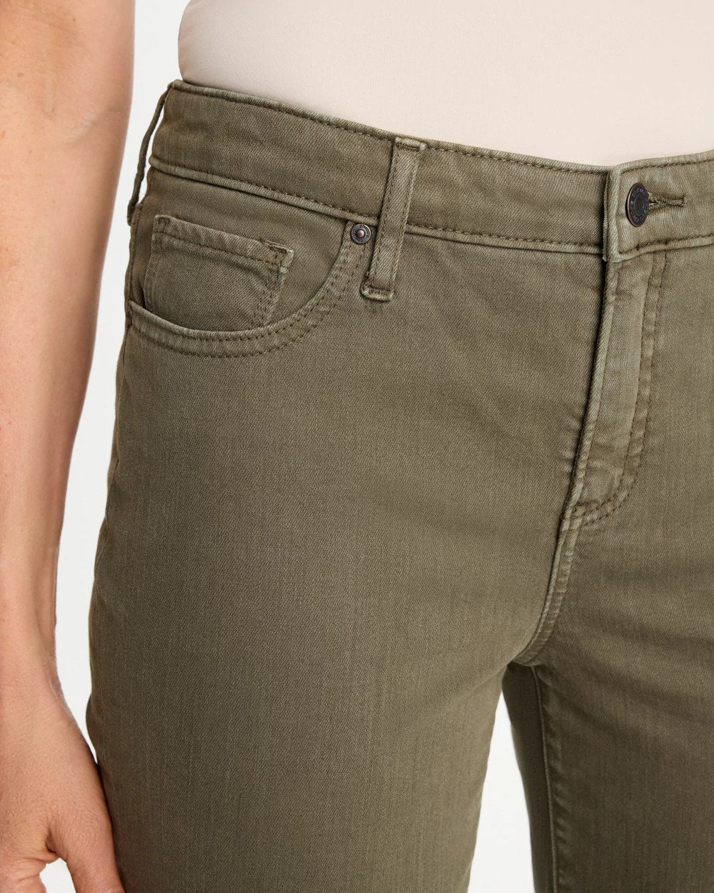 Girlfriend Slim Ankle Jeans - US 6476
