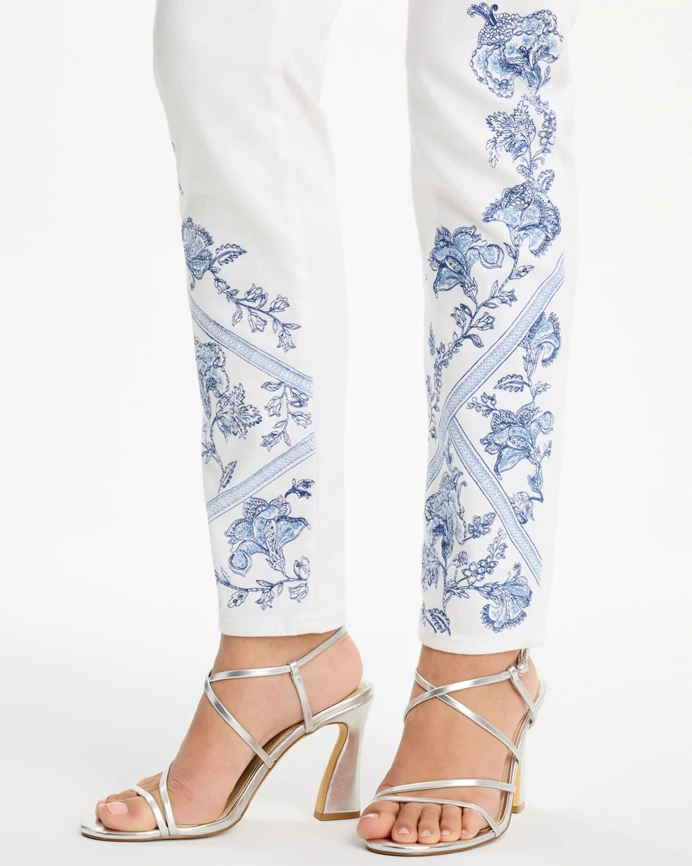 Embroidered Girlfriend Slim Ankle Jeans - US 4653