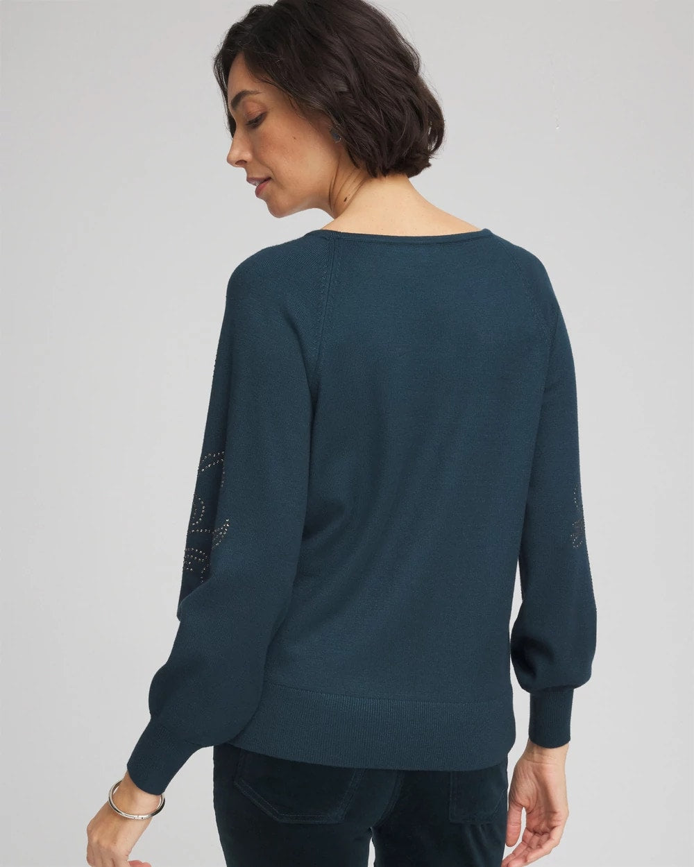 Heatset Embroidered Pullover - US 6709