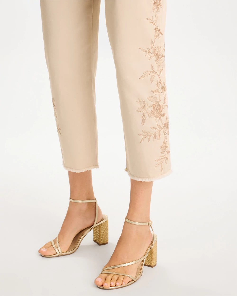 Relaxed Embroidered Fray Crop Pant - US 1903
