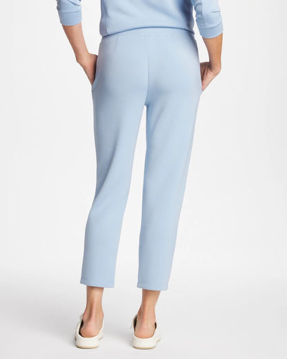 Zenergy® Soft Cropped Pants - US 6055