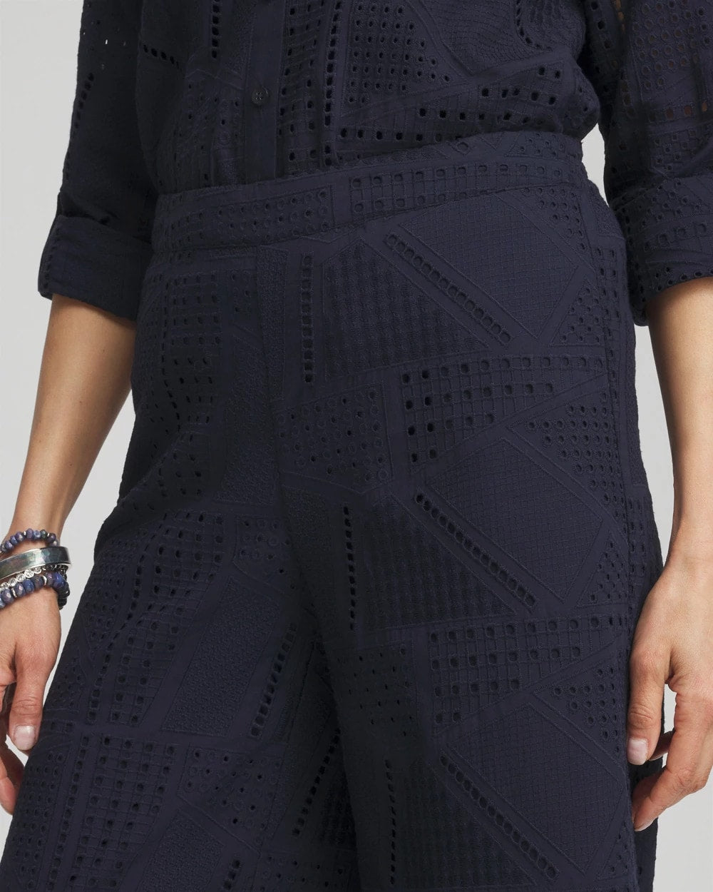 Geo Eyelet Soft Cropped Pants - US 4458